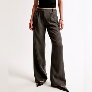 A&F Sloane Low Rise Tailored Wide Leg Pant